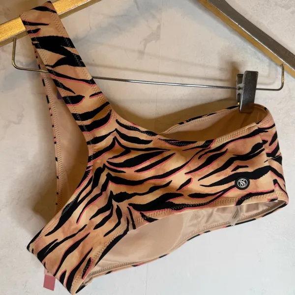 Victoria’s Secret Animal Print One Shoulder Bikini Top - Image 3
