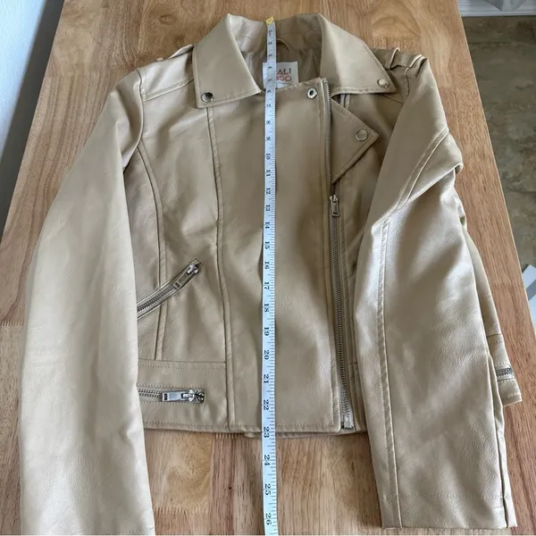Cali 1850 Women’s Size S Faux Leather Biker Jacket With Zippers NWOT - Image 11