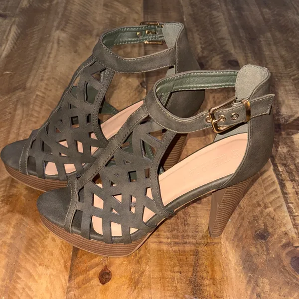 Elegant Olive Cutout Women's Heels Green Size 9 - Image 5