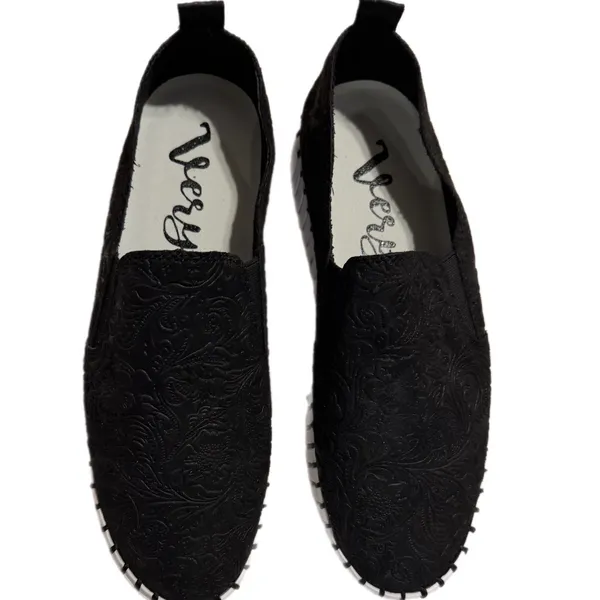 Very G Women Black Embossed Floral Slip On Platform Sneakers VGSP0271-001 Size 9 - Image 12