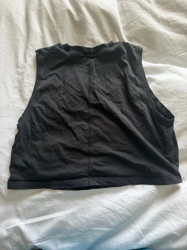 Lululemon Black Cropped T-Shirt - Image 2
