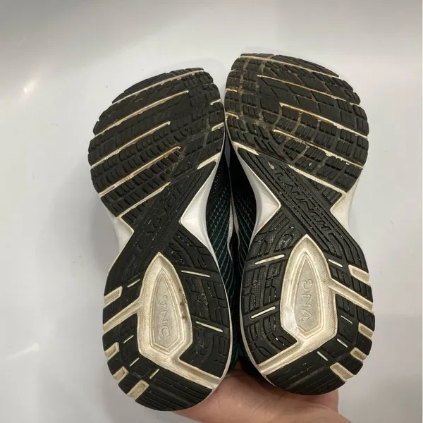 Brooks launch‎ 5 sneakers size 9 - Image 9
