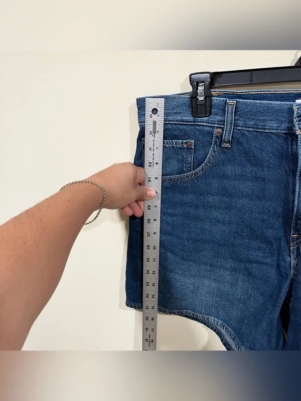 Levi’s CINCH SHORTs size 33 denim blue shorts women’s - Image 4