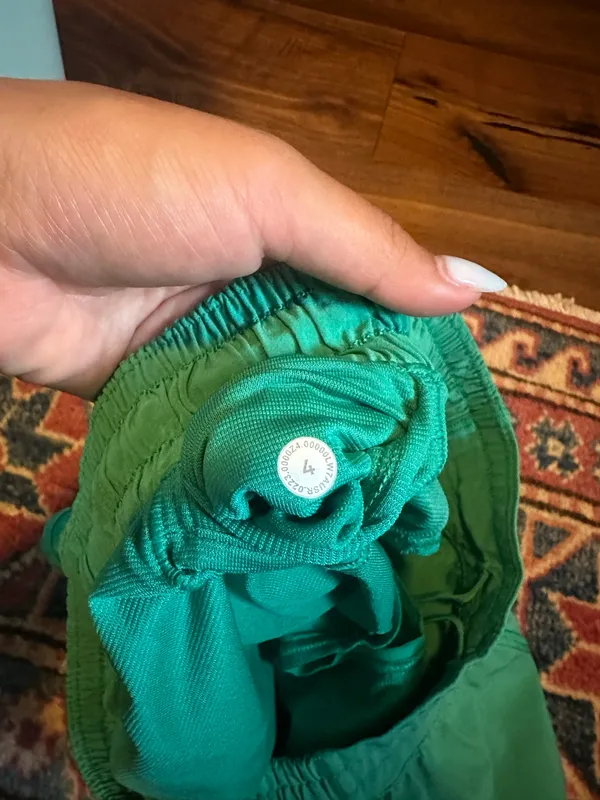 Lululemon Hotty Hot Shorts 2.5" Low-Rise - Image 4
