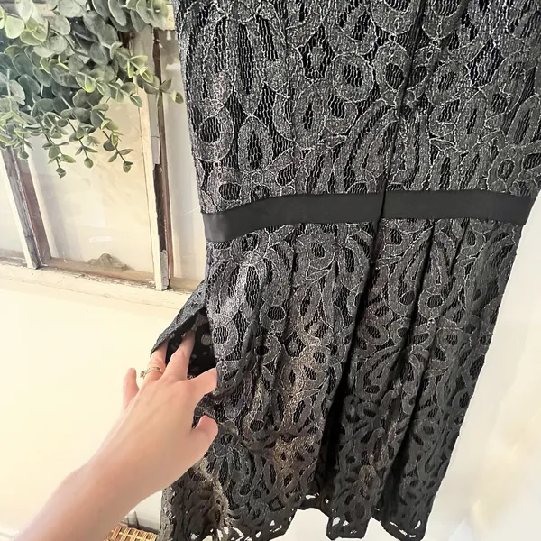 Lauren Ralph Lauren Black Metallic‎ Lace Classy Dress Size 4 pockets - Image 3