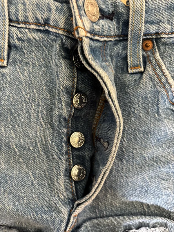Levi's 501 jeans shorts button fly spring summer beach - Image 4