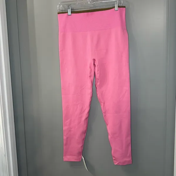 NWT Outdoor Voices Seamless Ribbed 7/8 Leggings Bubblegum Pink Size Large - Image 2