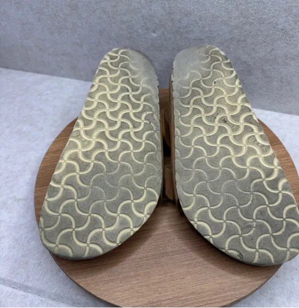 Birkenstock Women’s big buckle size 41 - Image 6