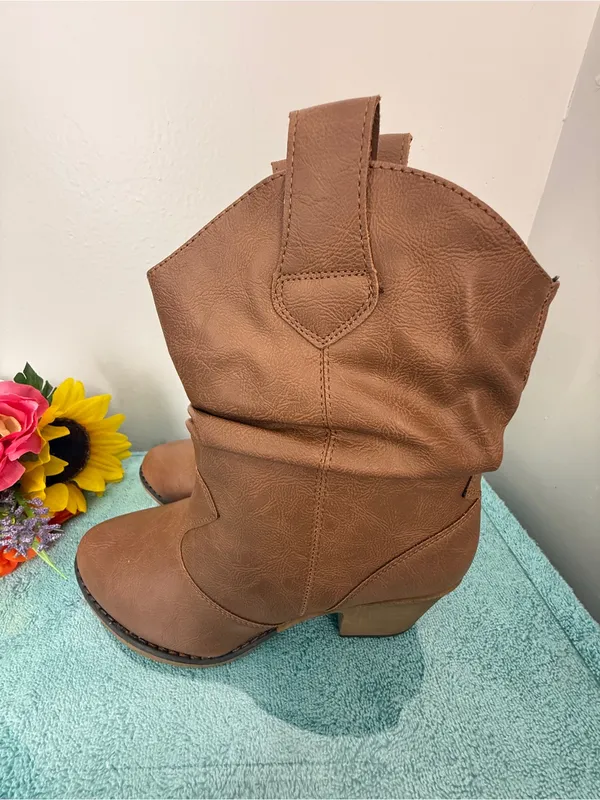 Charles Albert Brown Lace-Up Western Ankle Boots - Image 3