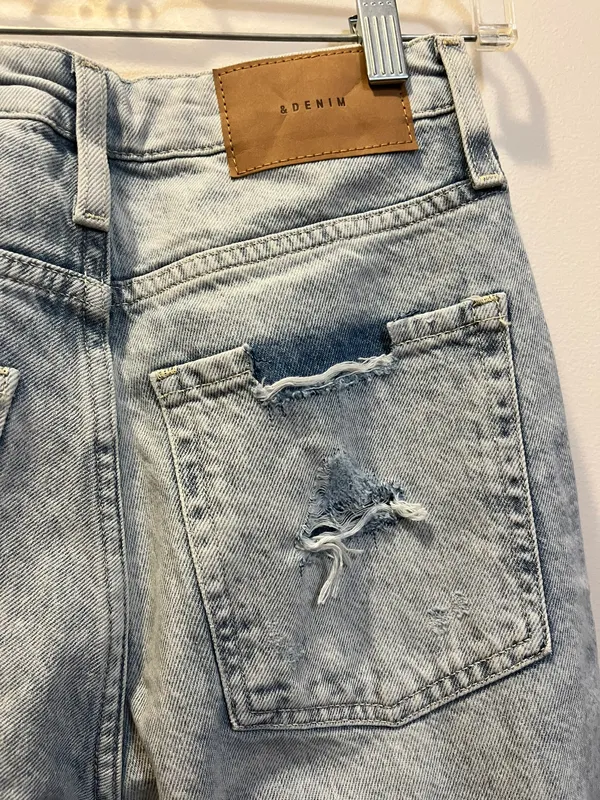 H&M Ripped Mom Jeans - Image 4