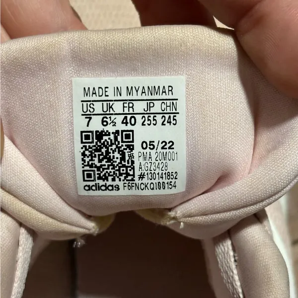 Adidas Women's Light Pink Sneakers - Image 7