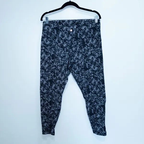 Lululemon Black Blossom Overlay Starlight Align High-Rise Leggings Size 14 - Image 4
