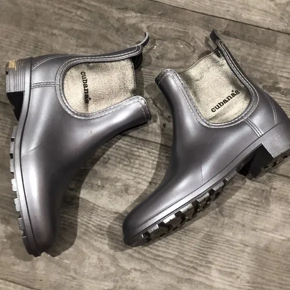 Cubanas by Anthropologie chelsea gray silver rain boots - Image 3