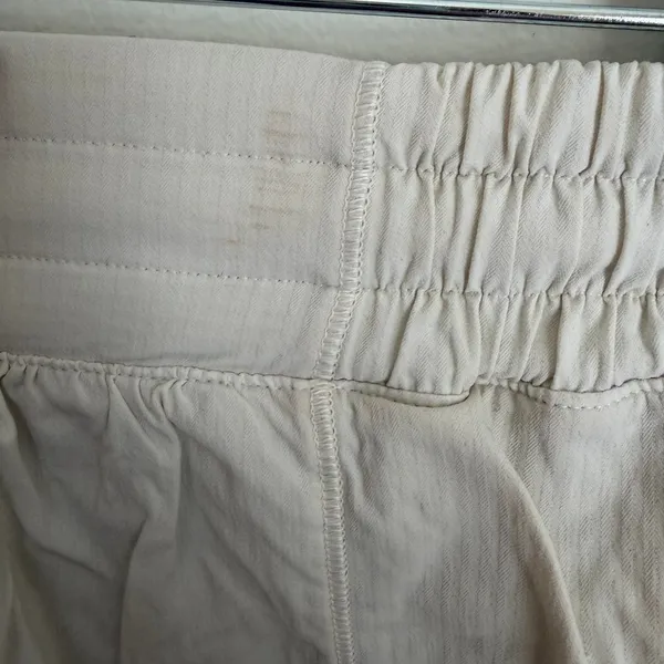 Lululemon Hotty Hot Short II 2.5" size 6 - Image 5