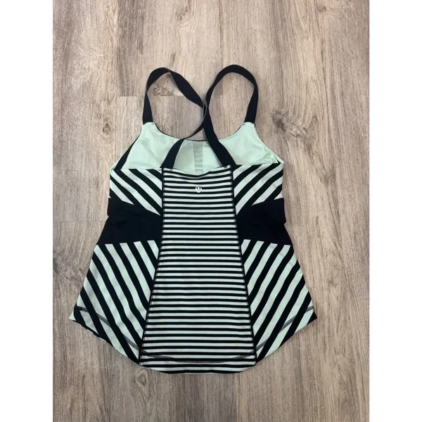 Lululemon Women's Work‎ It Out Tank Size 8 - Image 3
