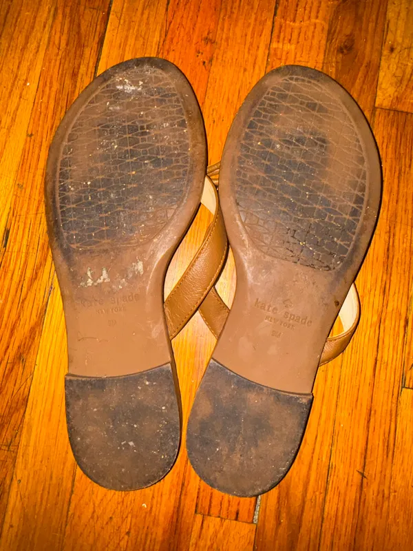 brown leather bow sandal size 9 - Image 4