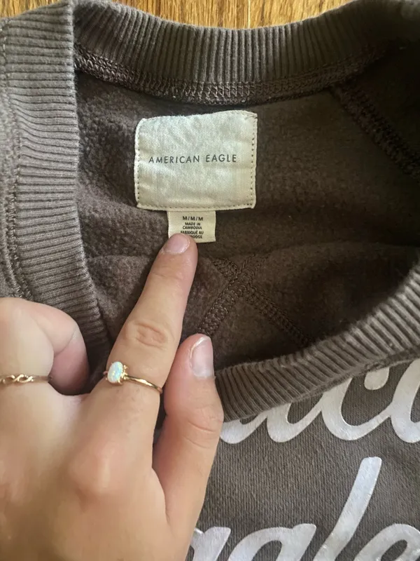 American Eagle Sweatshirt - Image 2