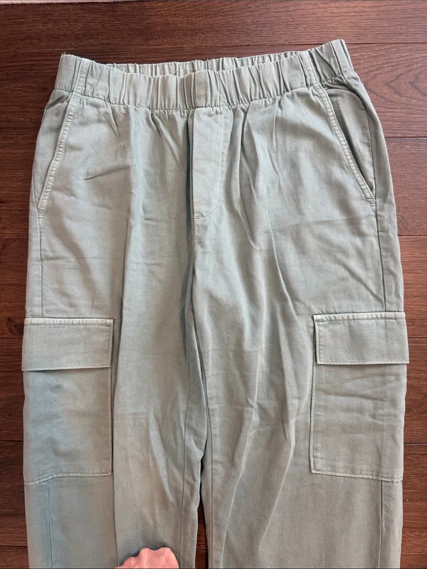 GAP Women’s Cargo Pants in Sage Green - C54-042 - Image 4