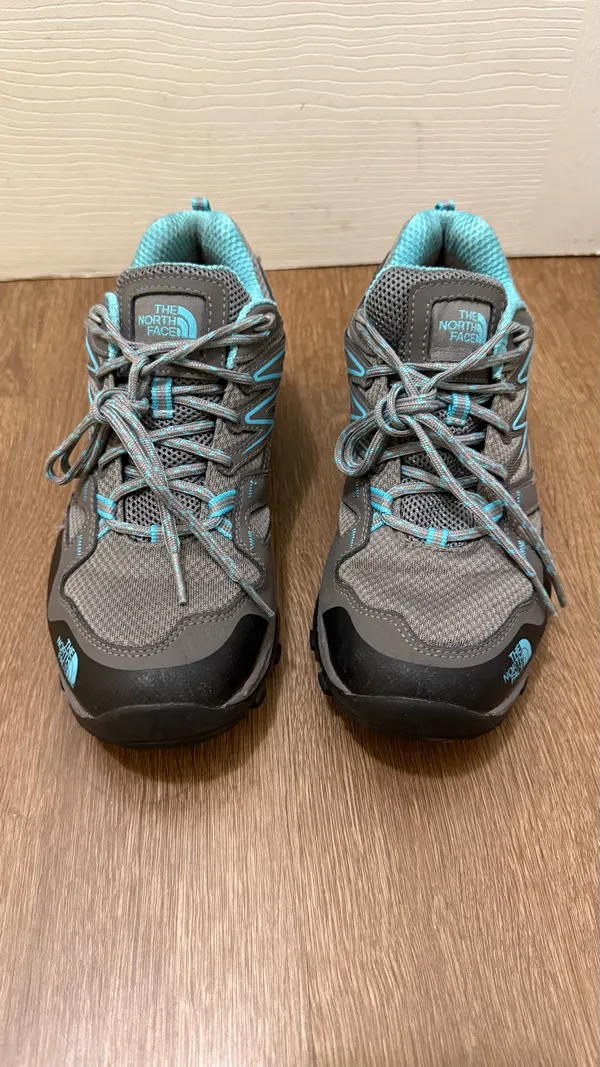 Women’s The North Face Gore-Tex Trail-Running Shoes Women’s Size 9.5 - Image 2