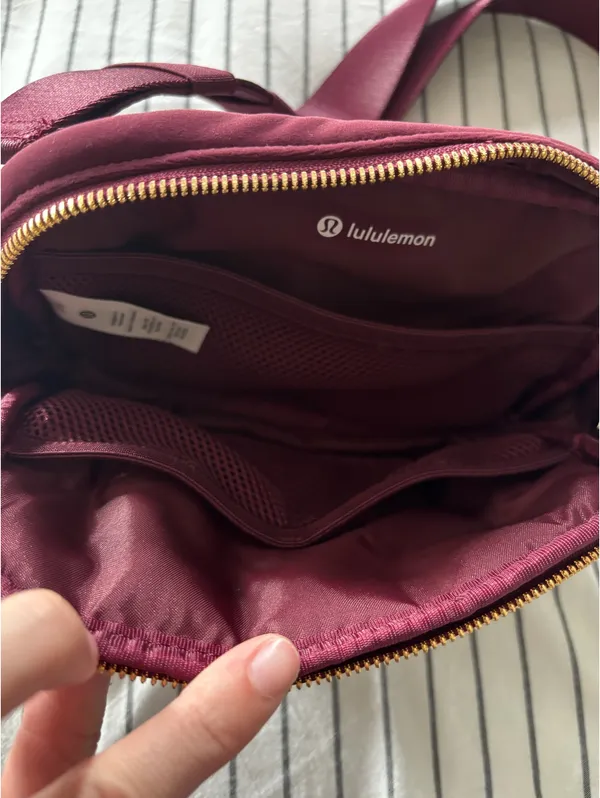 Everywhere Lululemon Belt Bag - Image 4