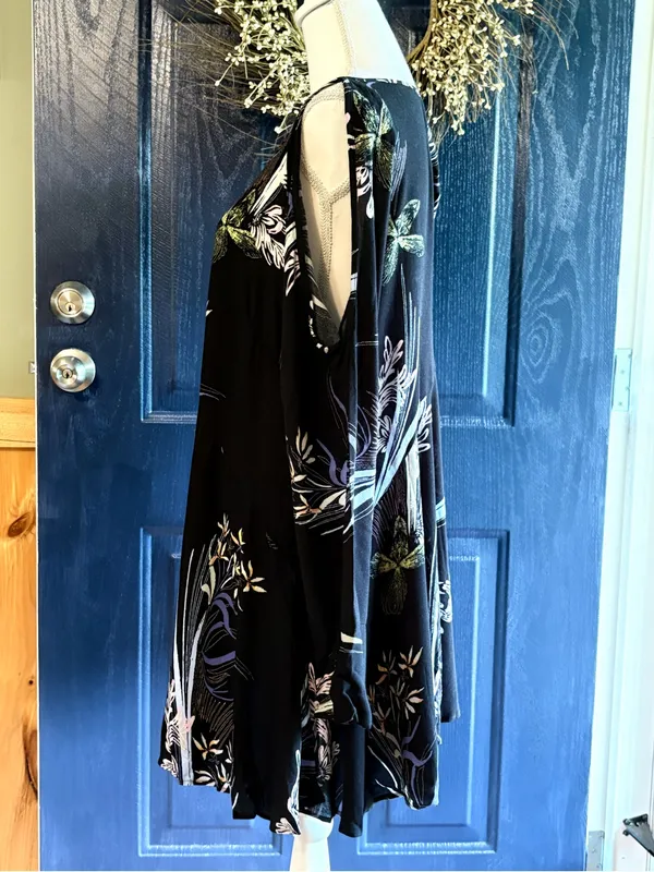 Free People asymmetrical floral print Black Floral Cold-Shoulder Tunic Size S - Image 5