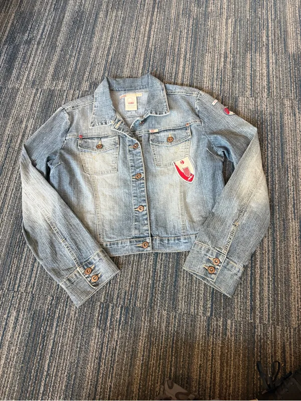 Indigo Red Vintage Y2K Denim Jacket Women’s XL Light Wash - Image 2