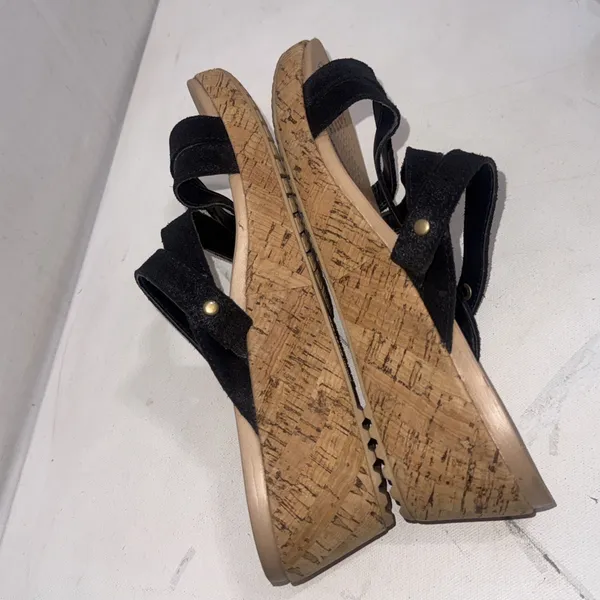 Crocs A-Leigh Black Cork Wedge Sandals Strappy Suede Like Style Women's Size 8 - Image 5