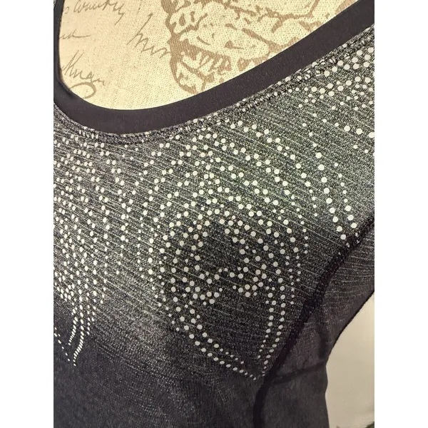 Lululemon short-sleeved running Reversible shirt Grey/Neckline unique pattern 8‎ - Image 5