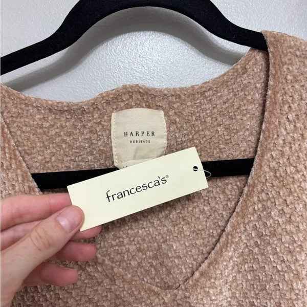NEW Francesca’s Harper Heritage Chenille Knit Crop V-Neck Tan Sweater - Size M - Image 4