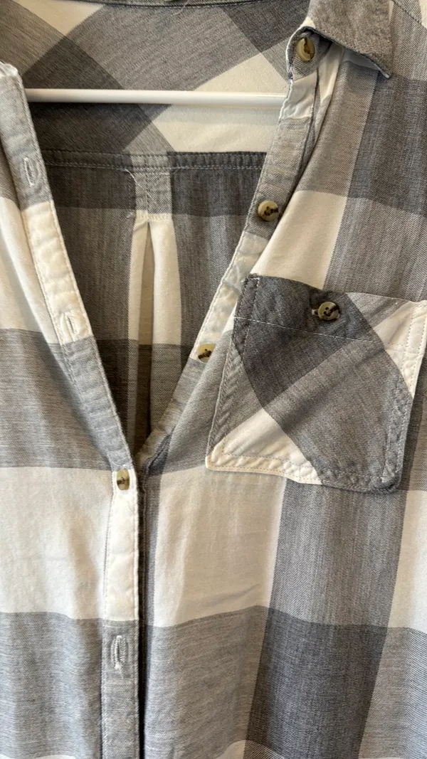 Maurice’s plaid top - Image 2