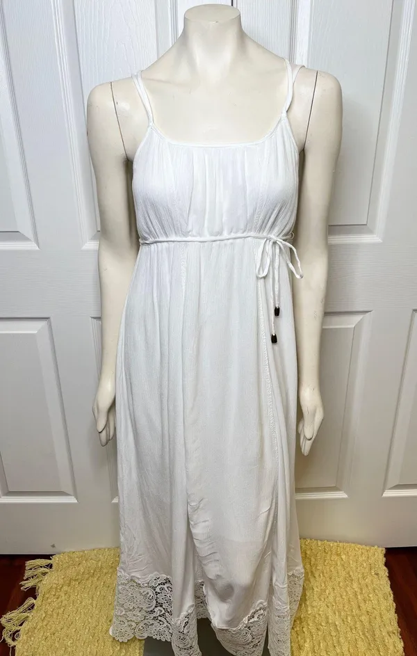 Motherhood Maternity Lace Hem Boho Maxi Dress in White size Small, NWOT - Image 10