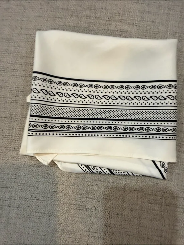 Women's Elegant Sun Protection Triangle Off-White Scarf - Image 4