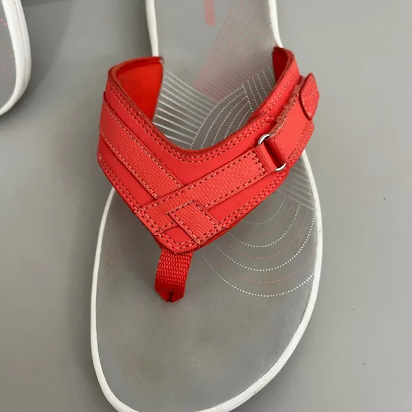 Clarks Cloudsteppers Brinkley Sandals Sz 11 Coral Orange Flip Flop Sporty‎ - Image 2