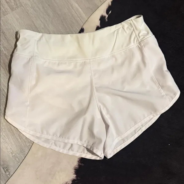 🤍Lululemon ALL White Shorts Size:Large/8🤍 - Image 4