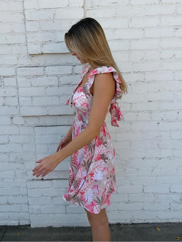 Madden NYC pink white floral print open back ruffled mini dress sz S #summerdress #Hawaiian #boho #vacation #beach - Image 3