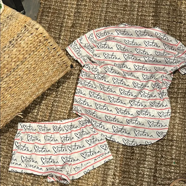 Victoria’s Secret Pink White Logo Two Piece Pajama Sleep Set Size Small - Image 12