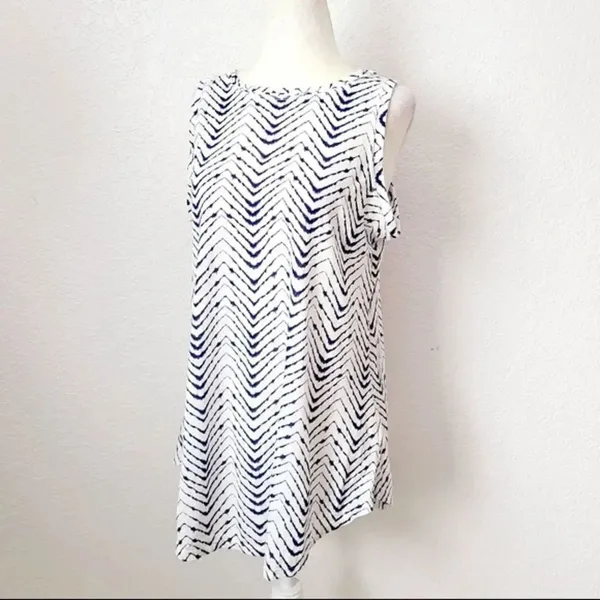 ✨ Athleta breezy tank arrowhead tie dye print top✨ - Image 3