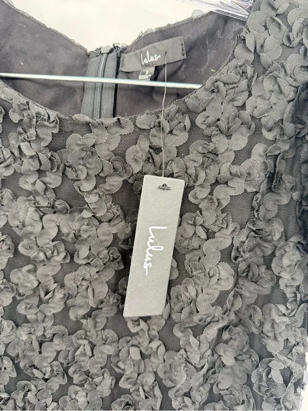 Lulus NWT Women's Black Floral Crochet Lace Cocktail Dress Size Small - Image 3