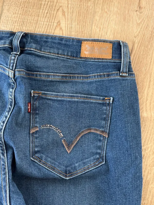 Levi’s 512 Perfectly Shaping Bootcut Jeans Medium Wash Stretch Denim - Image 6