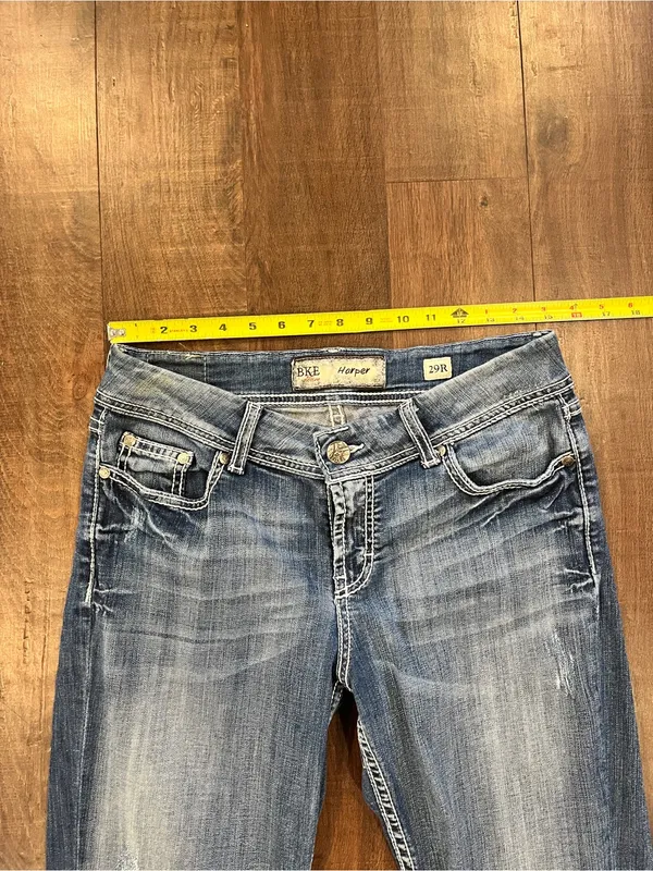 BKE Harper Bootcut Jeans Dark Wash Contrast Stitch Embroidered 29R (29x31.5) - Image 4