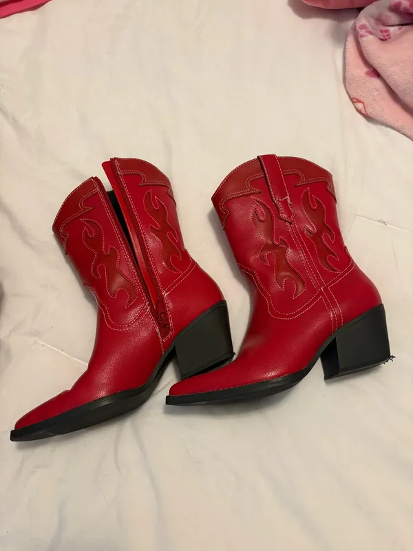 Target red boots - Image 2
