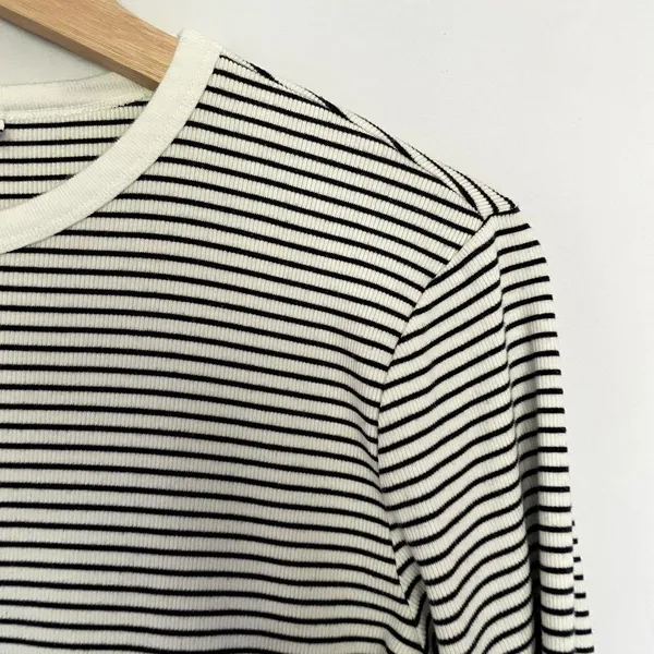 Uniqlo‎ white black striped crewneck sweater women's size large cotton rayon top - Image 2