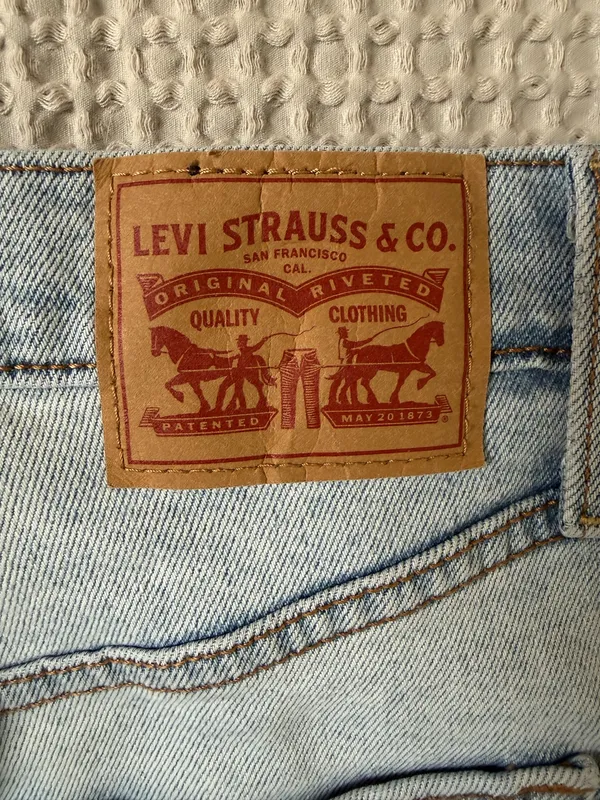Levi's Ribcage Straight High Rise Jeans - Image 7
