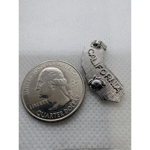 Vintage Monet California State Charm Silver Tone Souvenir Pendant 3.81g - Image 5