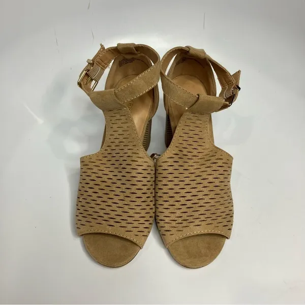 Express laser‎ cut heels size 6 - Image 2