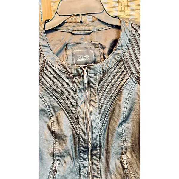Buckle Black Motorcycle Grunge biker faux leather zip up jacket sz Medium - Image 6