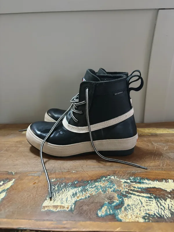 XtraTuf Boots Black Size 8 - Image 2
