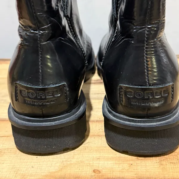 SOREL - Black‎ Phoenix Zip Patent Leather Boot Size 8.5 B18B - Image 6