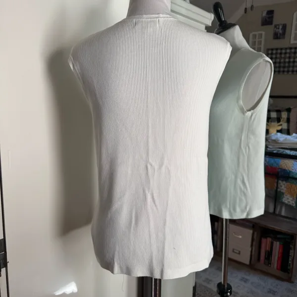 Calvin Klein XL White Sleeveless Top - Image 3