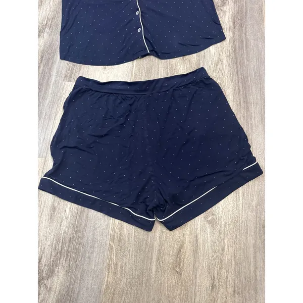 Cozy Earth Navy Blue Polka Dot Bamboo Pajama Set Short Sleeve Shorts Piped Trim - Image 5